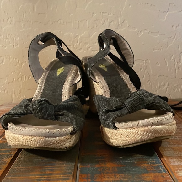 Women’s Wedge Sandals Size 9 - Picture 3 of 6